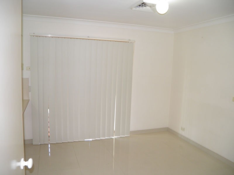 33 Rathmore Cct, Glendenning NSW 2761