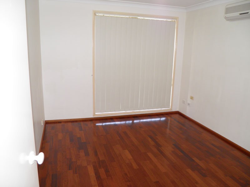 33 Rathmore Cct, Glendenning NSW 2761