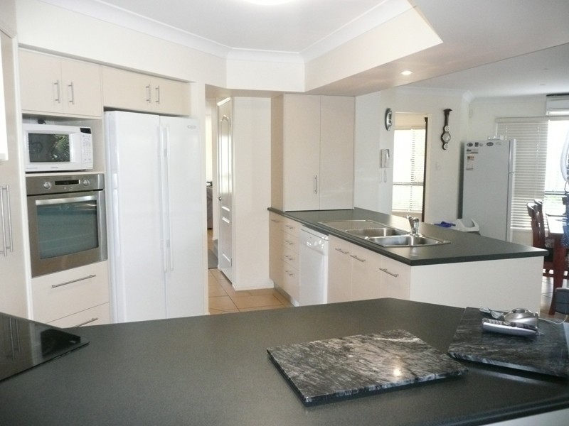 76 Penzance Drive, Redland Bay QLD 4165