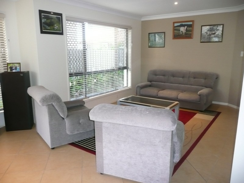 76 Penzance Drive, Redland Bay QLD 4165