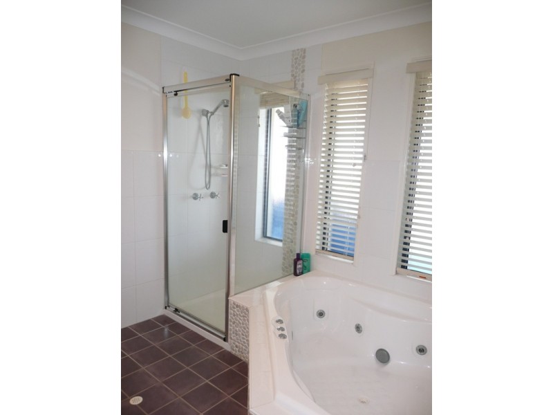 76 Penzance Drive, Redland Bay QLD 4165