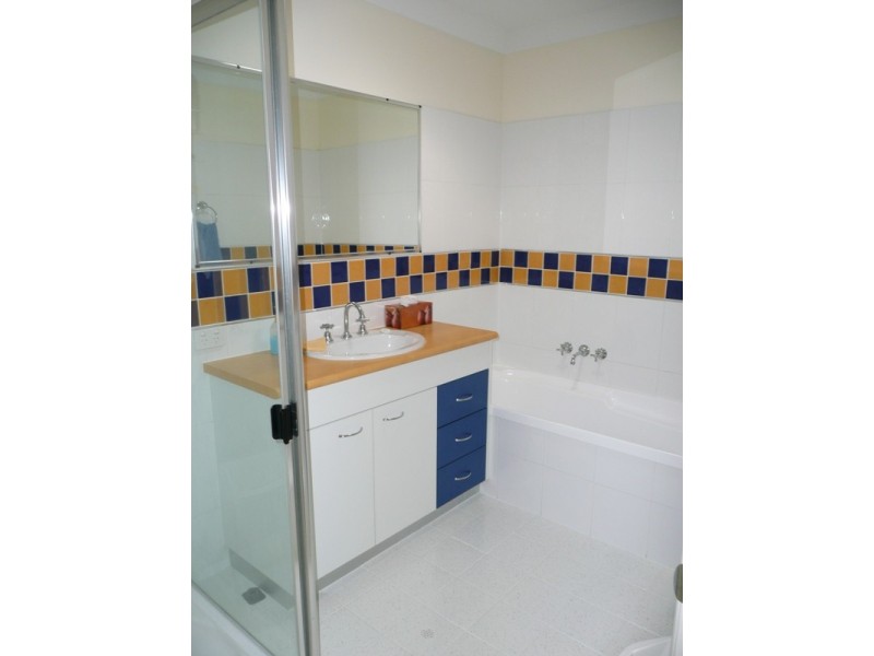76 Penzance Drive, Redland Bay QLD 4165