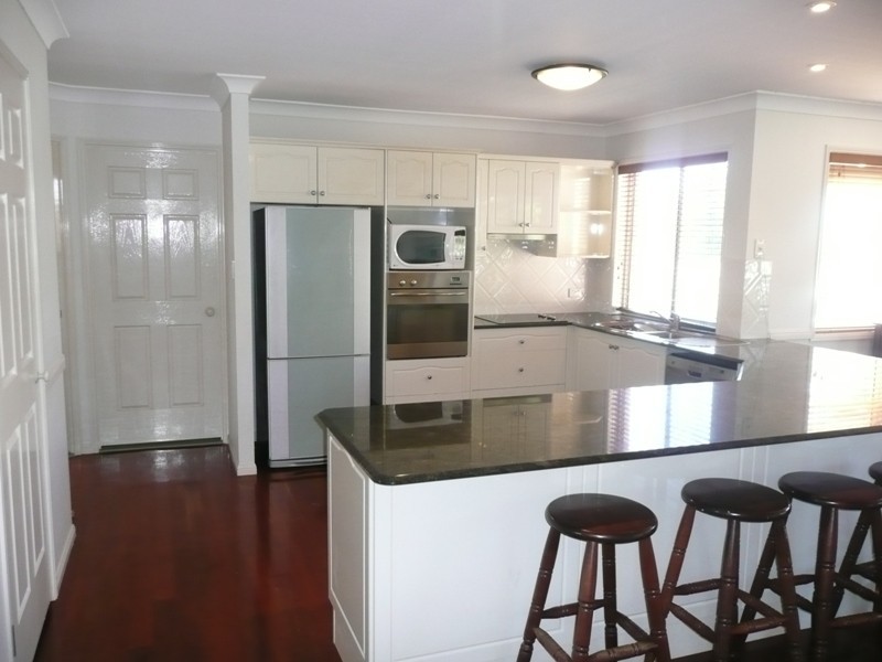1 Bartlett Terrace, Redland Bay QLD 4165