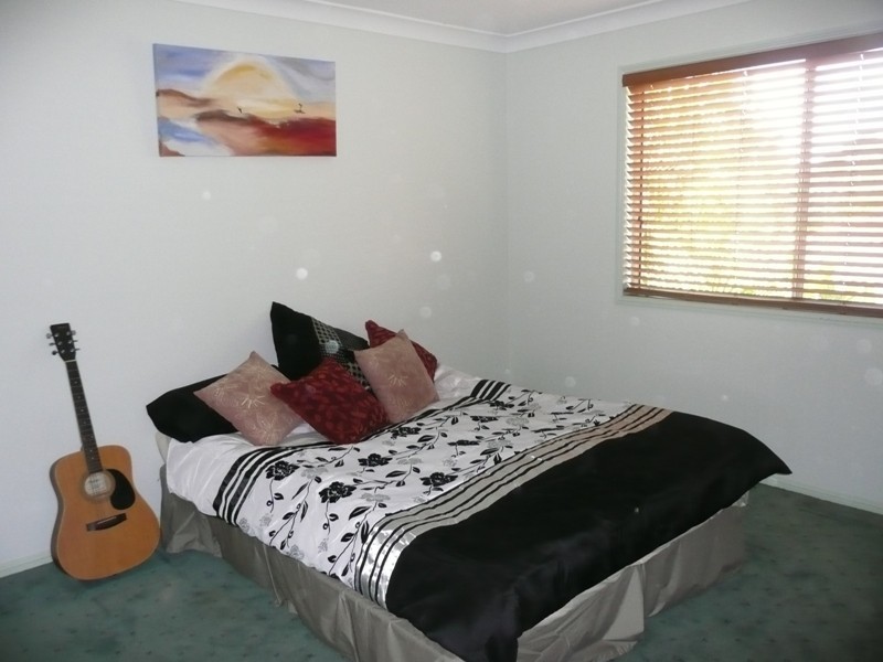1 Bartlett Terrace, Redland Bay QLD 4165
