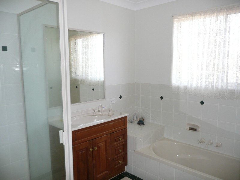 1 Bartlett Terrace, Redland Bay QLD 4165