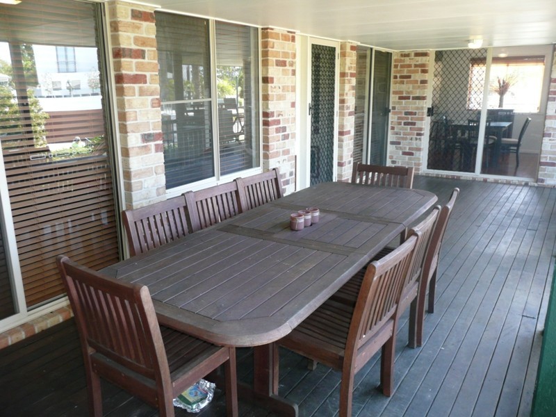 1 Bartlett Terrace, Redland Bay QLD 4165