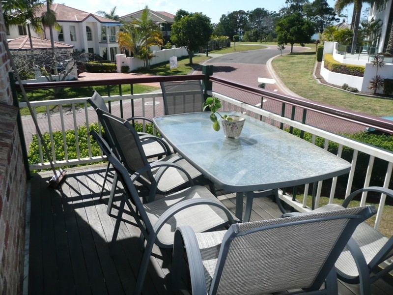 1 Bartlett Terrace, Redland Bay QLD 4165