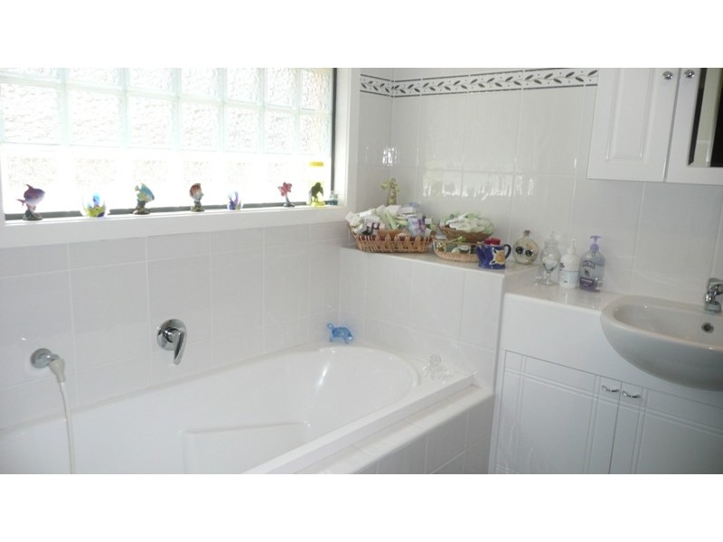 13 Cassim Place, Redland Bay QLD 4165