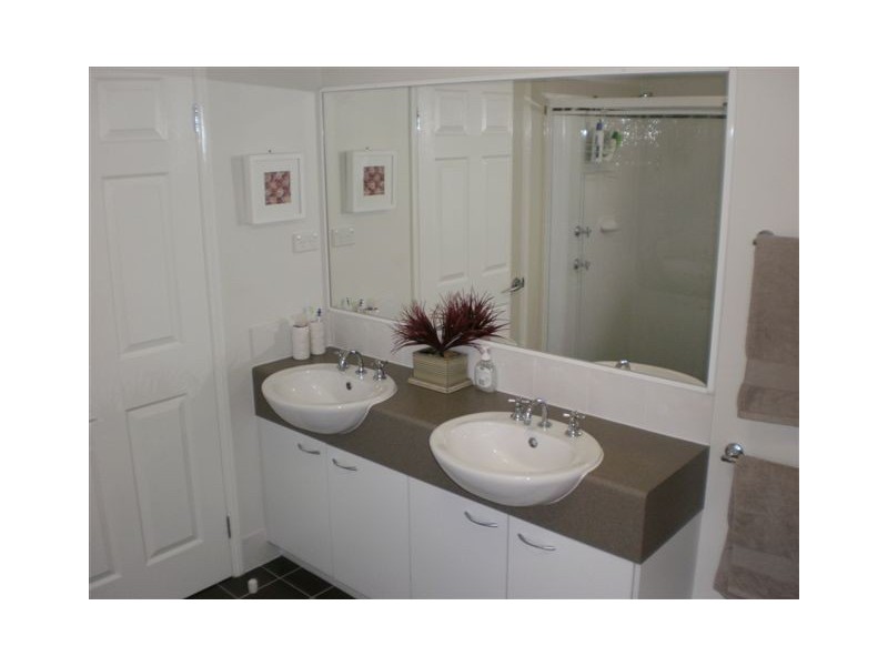 24 Lyndhurst Place, Thornlands QLD 4164