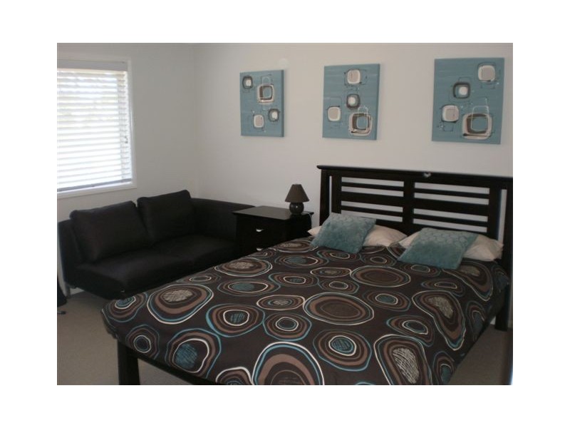 24 Lyndhurst Place, Thornlands QLD 4164