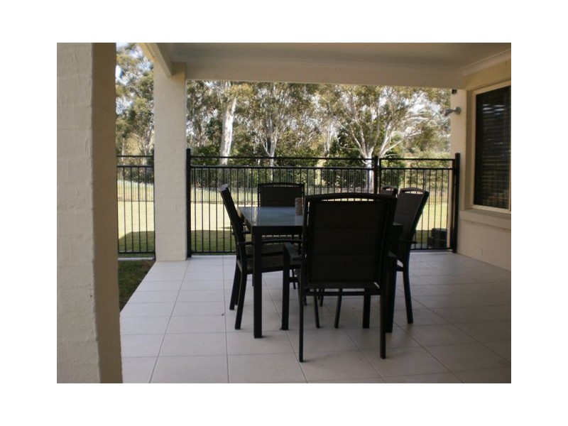 24 Lyndhurst Place, Thornlands QLD 4164