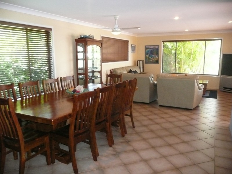 2 Yarran Street, Victoria Point QLD 4165