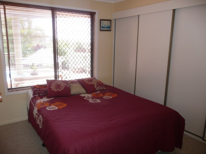 2 Yarran Street, Victoria Point QLD 4165