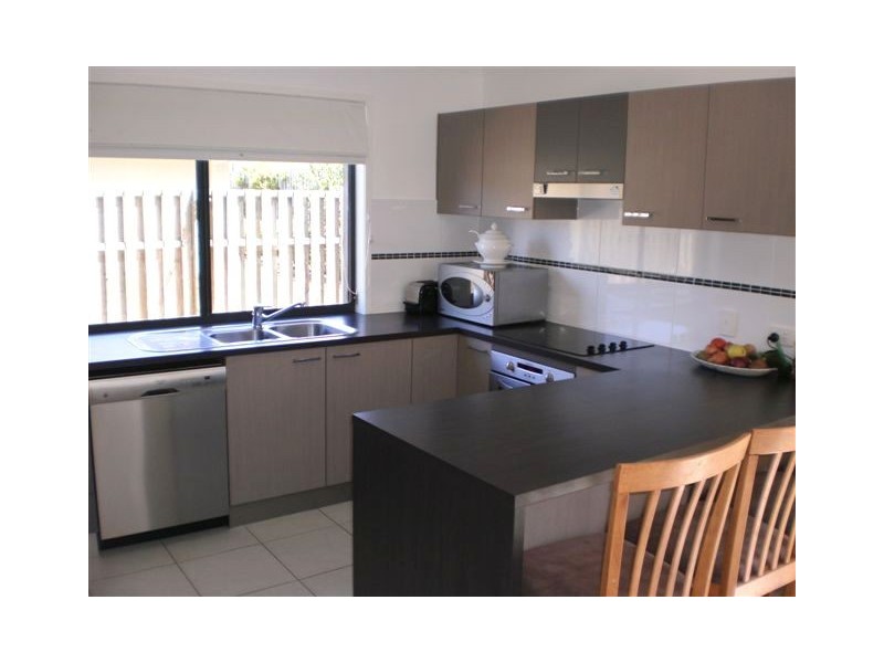 54 Azure Avenue, Redland Bay QLD 4165