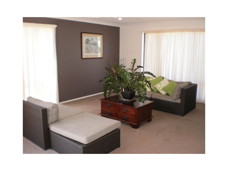 54 Azure Avenue, Redland Bay QLD 4165