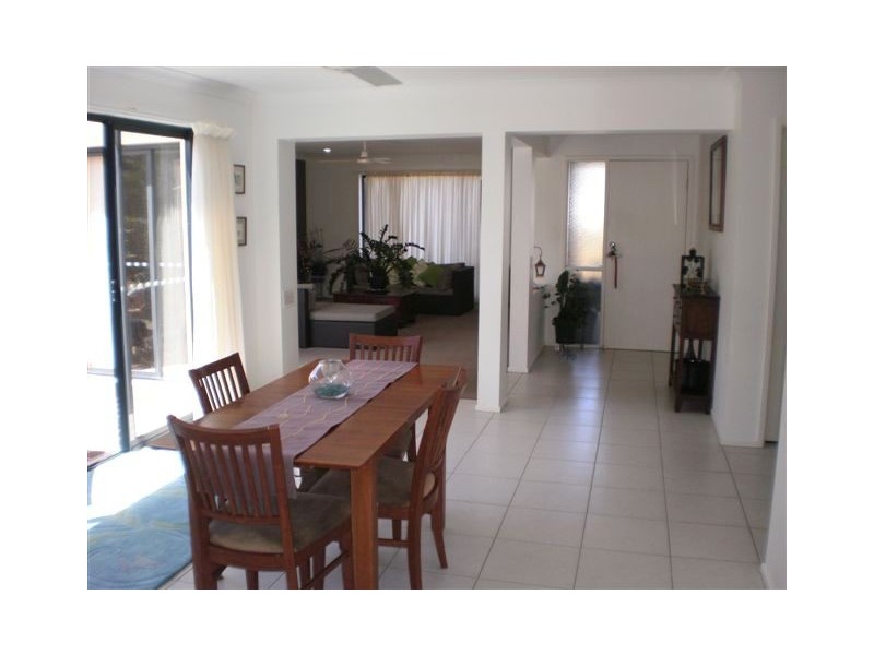 54 Azure Avenue, Redland Bay QLD 4165