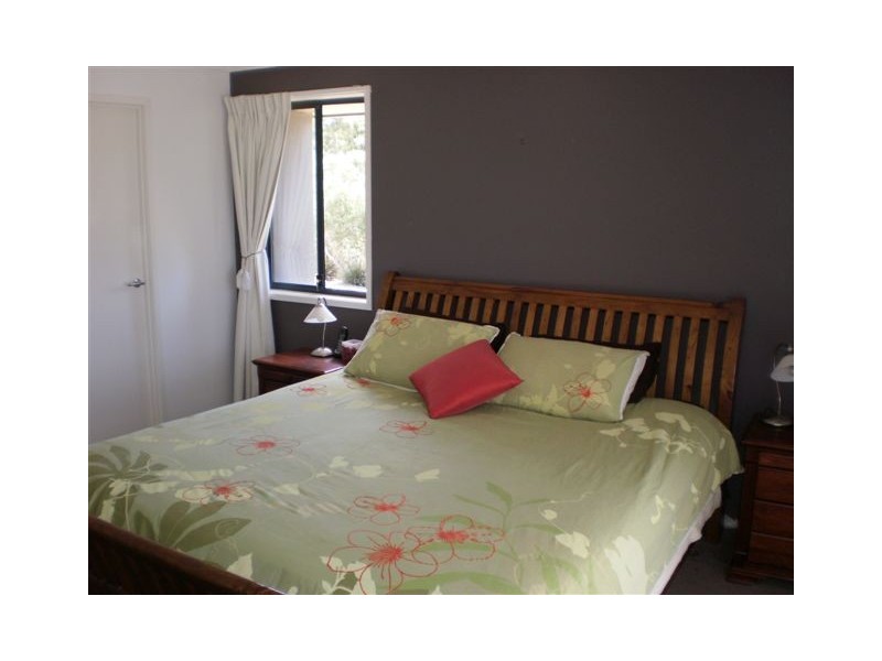 54 Azure Avenue, Redland Bay QLD 4165