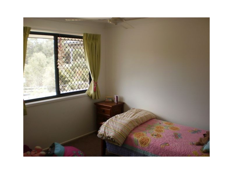 54 Azure Avenue, Redland Bay QLD 4165