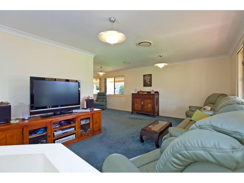 8 Anthony Street, Victoria Point QLD 4165
