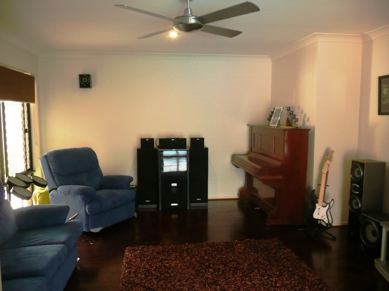 51 Falkirk Parade, Redland Bay QLD 4165