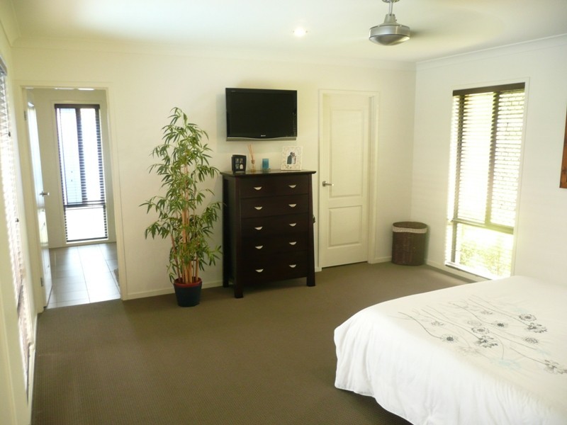 51 Falkirk Parade, Redland Bay QLD 4165