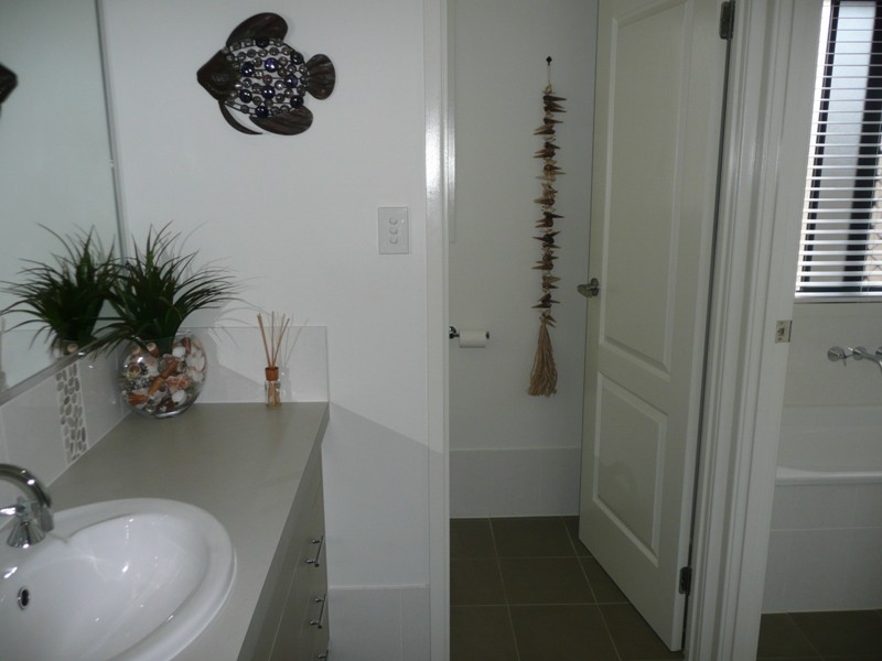 51 Falkirk Parade, Redland Bay QLD 4165