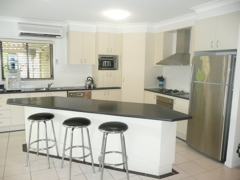 27 Ebony Crescent, Redland Bay QLD 4165