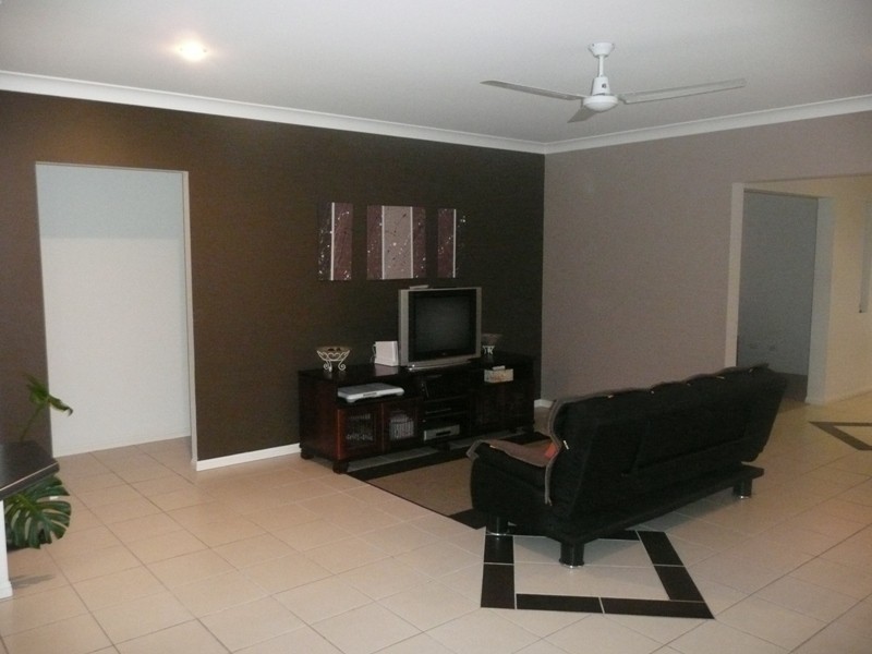 27 Ebony Crescent, Redland Bay QLD 4165