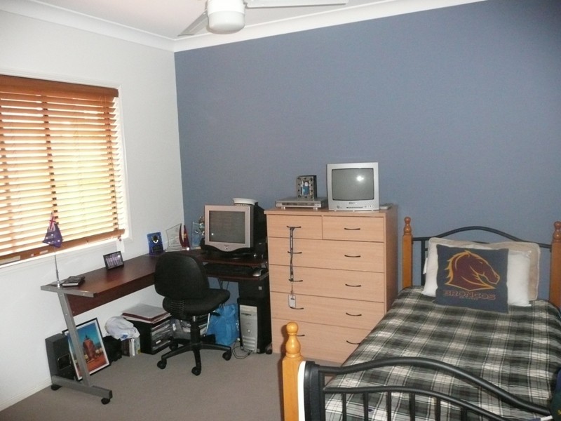 27 Ebony Crescent, Redland Bay QLD 4165