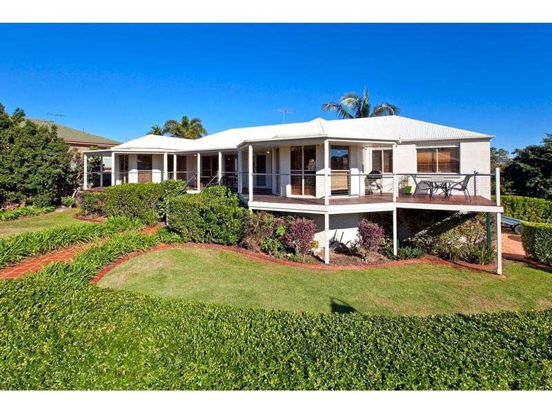 1 Bartlett Terrace, Redland Bay QLD 4165