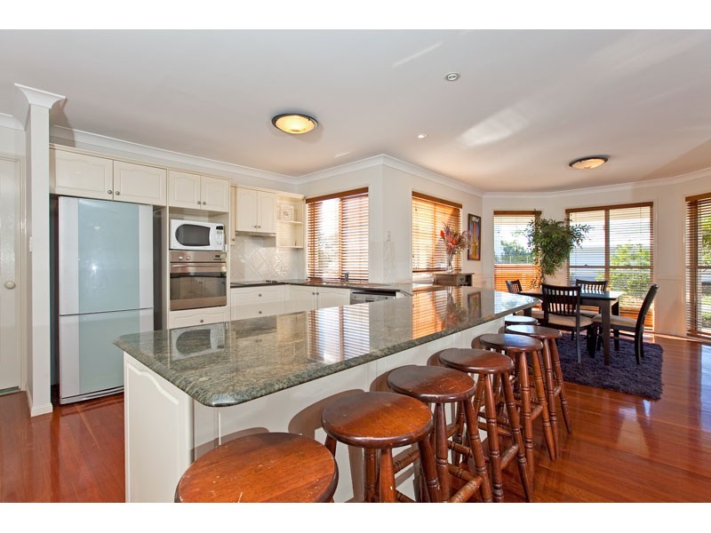 1 Bartlett Terrace, Redland Bay QLD 4165