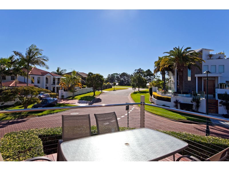 1 Bartlett Terrace, Redland Bay QLD 4165