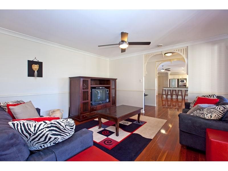 1 Bartlett Terrace, Redland Bay QLD 4165