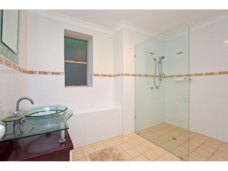 1 Bartlett Terrace, Redland Bay QLD 4165