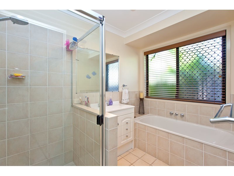 42 Trafalgar Vale Avenue, Wellington Point QLD 4160