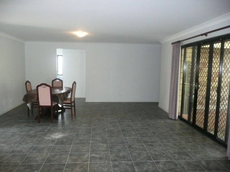 18 Seabrae Drive, Redland Bay QLD 4165