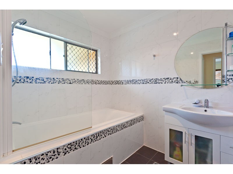 52 Queens Court Road, Alexandra Hills QLD 4161