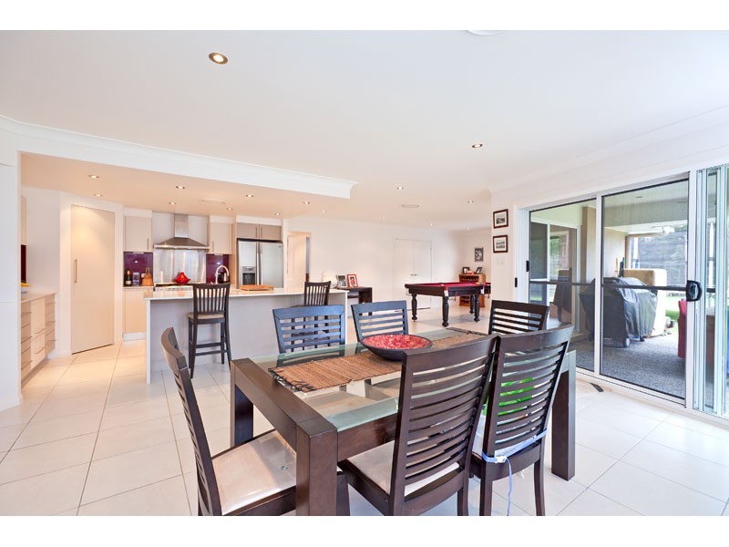 8 Village Drive, Mount Cotton QLD 4165