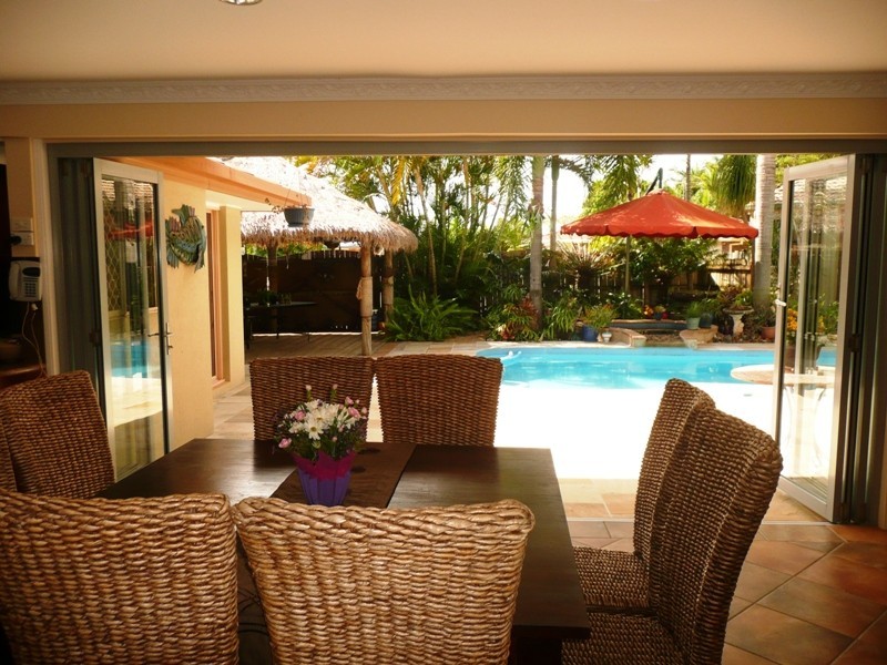 1 Peggy Place, Victoria Point QLD 4165