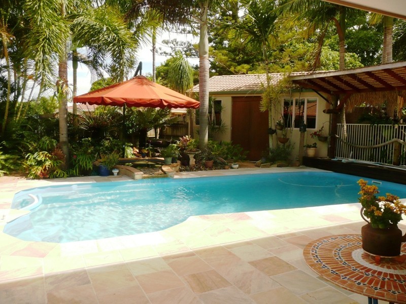 1 Peggy Place, Victoria Point QLD 4165