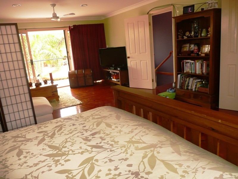 1 Peggy Place, Victoria Point QLD 4165