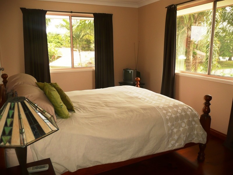 1 Peggy Place, Victoria Point QLD 4165