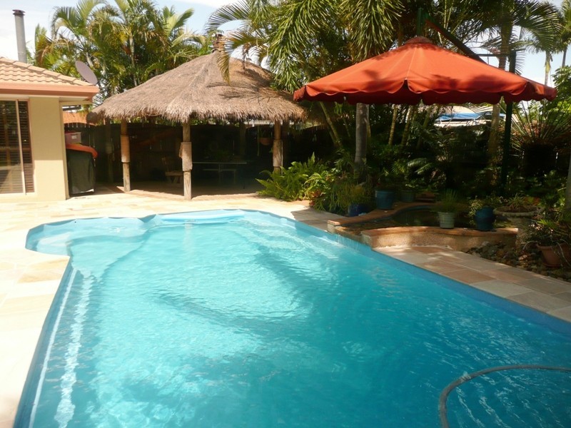 1 Peggy Place, Victoria Point QLD 4165