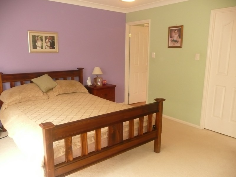 9 Spike Street, Redland Bay QLD 4165