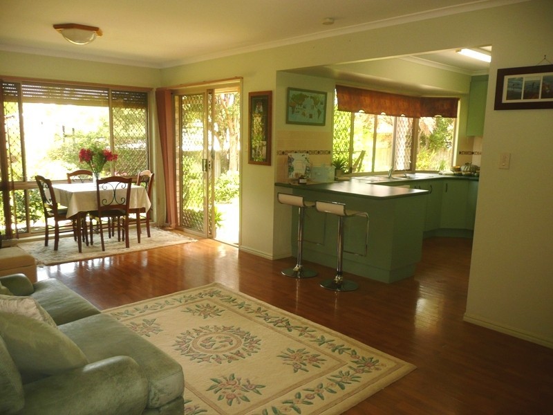 11 Gleneagles Court, Redland Bay QLD 4165