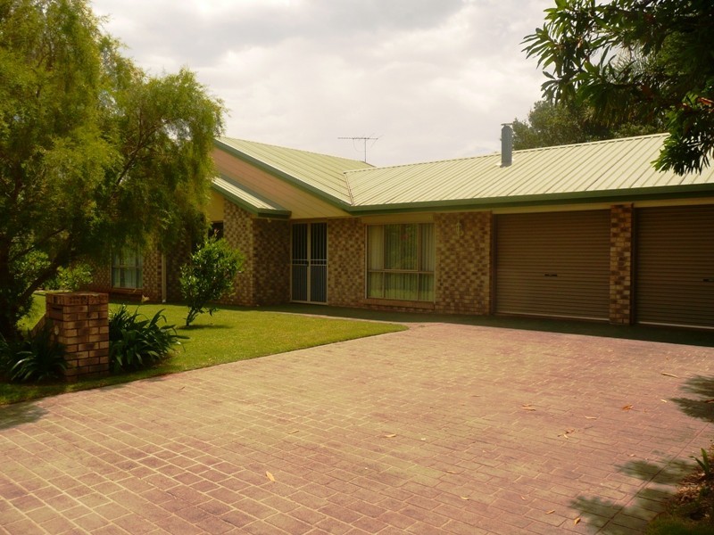 11 Gleneagles Court, Redland Bay QLD 4165