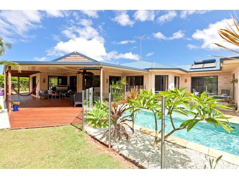 13 St Clair Court, Redland Bay QLD 4165