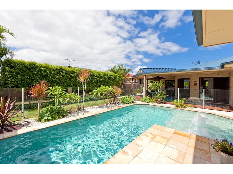 13 St Clair Court, Redland Bay QLD 4165