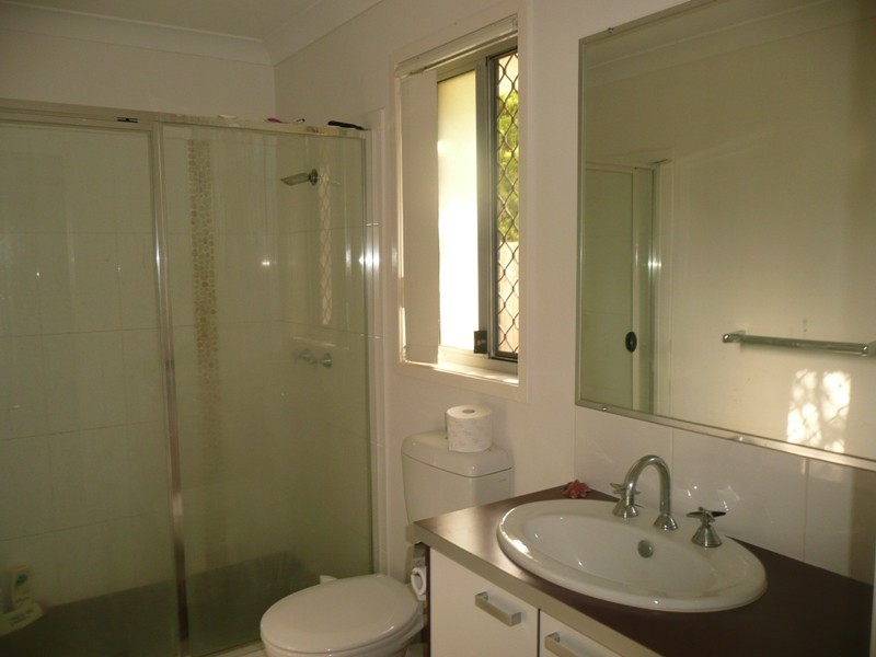 5 Shaw place, Redland Bay QLD 4165