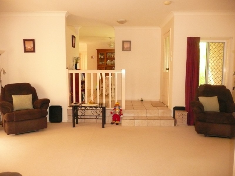 15 Buckler Court, Redland Bay QLD 4165